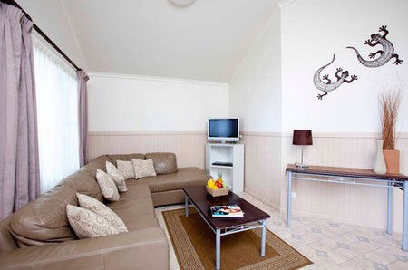Blue Dolphin Resort & Holiday Park - Accommodation Nelson Bay 5