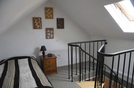 Sinclair's Serviced Apartments - Accommodation Nelson Bay 2