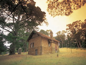 Heysen - The Cedars - Accommodation Nelson Bay 0