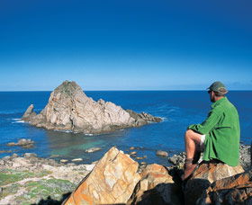 Sugarloaf Rock - Accommodation Nelson Bay 0