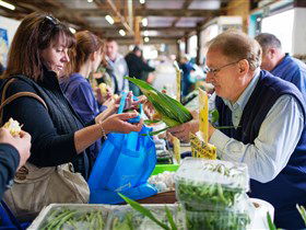 Mount Pleasant Farmers Market - Accommodation Nelson Bay 0