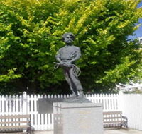 Alexander Cameron Statue - Accommodation Nelson Bay