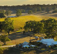 Hutton Vale and Farm Follies - Accommodation Nelson Bay