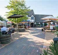 George Harcourt Inn - Accommodation Nelson Bay