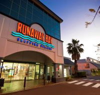 Runaway Bay Shopping Village - Accommodation Nelson Bay
