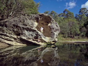 Spyglass Peak - Accommodation Nelson Bay 0