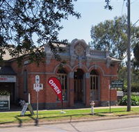 Old Post Office Seymour - Fine Art Gallery  Licensed Restaurant - Accommodation Nelson Bay