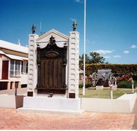 Gayndah War Memorial - Accommodation Nelson Bay