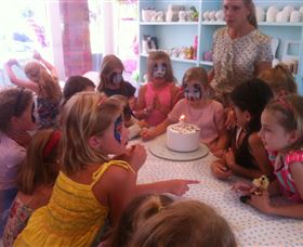 Jennys Painted Pots - Accommodation Nelson Bay 2