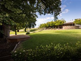 Howard Vineyard - Accommodation Nelson Bay 2