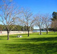 Lock 10 and Weir - Accommodation Nelson Bay