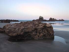 Smalleys Beach - Accommodation Nelson Bay 0