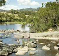 Polly McQuinns - Accommodation Nelson Bay