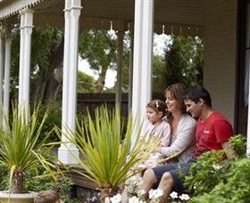 Barwon Grange - Accommodation Nelson Bay 3