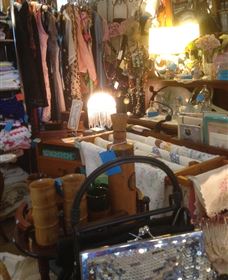 Mountain Blue Vintage Linen - Accommodation Nelson Bay 6