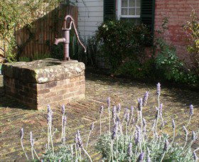Experiment Farm Cottage - Accommodation Nelson Bay 3
