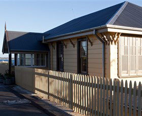 East Coast Lounge - Accommodation Nelson Bay 2