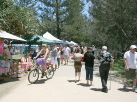 Broadbeach Art And Craft Markets - Accommodation Nelson Bay 2