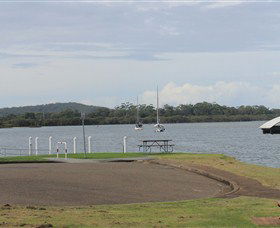 Laurieton Riverside Seafoods - Accommodation Nelson Bay 2