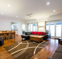 The Retreat Port Stephens - Accommodation Nelson Bay