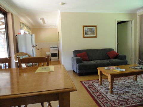 Tinglewood Cabins - Accommodation Nelson Bay 2