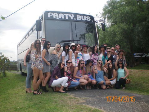 R & R Bus And Leisure Hire - Accommodation Nelson Bay 0