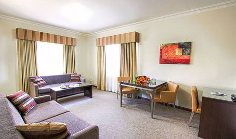 Governor Macquarie Motor Inn - Accommodation Nelson Bay 9