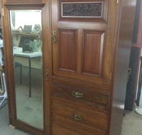 Virgils Touchwood Artisans Village - Accommodation Nelson Bay