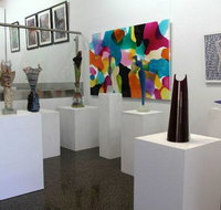 Colin Sweeney Art - Nelsons Bay Accommodation