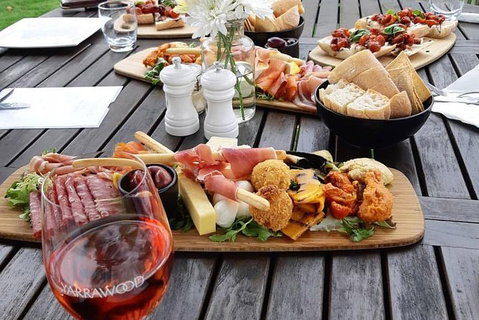 CHEVY CONVERTIBLE Package For 2 People- Wine Lunch Cheese & Chocolate From Melb. - Accommodation Nelson Bay 10