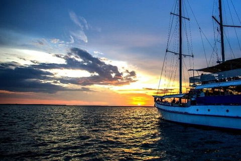 Darwin Sunset Dinner Cruise On Cape Adieu - Accommodation Nelson Bay 3
