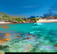 Horseshoe Bay - Bowen - Accommodation Nelson Bay