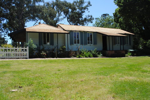 La Trobe's Cottage - Nelson Bay Accommodation.com 1