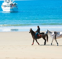Mackay Harbour Beach - Accommodation Nelson Bay