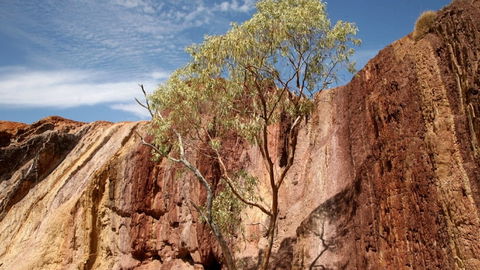 Ochre Pits - Accommodation Nelson Bay 0
