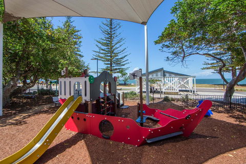 Scarborough Beach Park - Accommodation Nelson Bay 2