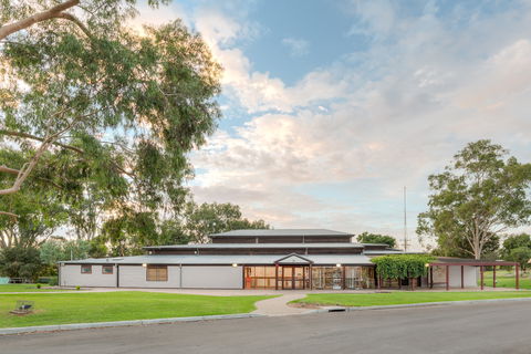 Swan Hill Regional Art Gallery - Accommodation Nelson Bay 0