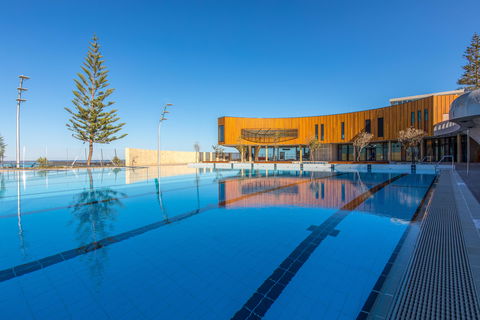 Scarborough Beach Pool - Accommodation Nelson Bay 1