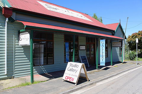 The Art Of Richard Stanley, Studio And Gallery - Accommodation Nelson Bay 1