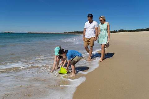 Blacksmiths Beach - Accommodation Nelson Bay 0