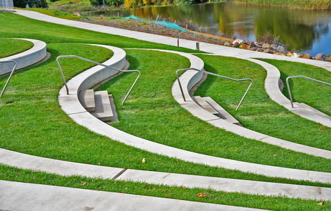 Queen Elizabeth Ll Park Queanbeyan - Accommodation Nelson Bay 2