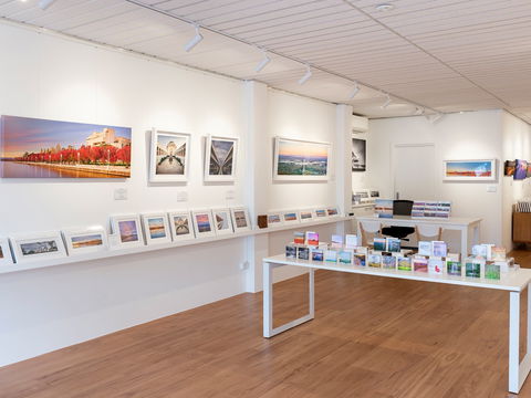 Scott Leggo Gallery - Accommodation Nelson Bay 2