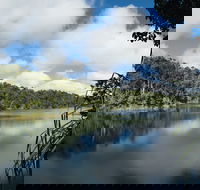 Lake Eacham Crater Lakes National Park - Accommodation Nelson Bay
