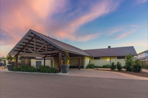 Pacific Dunes Golf Club - Accommodation Nelson Bay 0