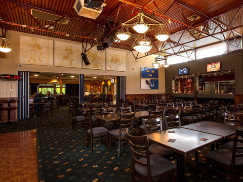 Canberra Irish Club - Accommodation Nelson Bay 1