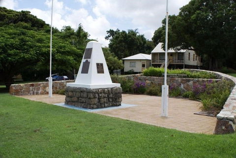 Dunwich War Memorial - Accommodation Nelson Bay 1