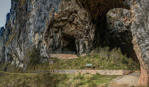 Yarrangobilly Caves – Castle Walk - Accommodation Nelson Bay 0