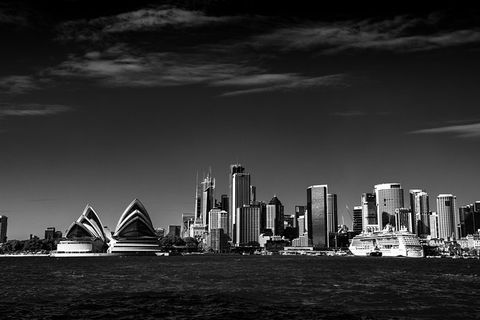 REGAL - Luxury Airport Round Trip, Bespoke Premium Transfer And Tours - Accommodation Nelson Bay 1