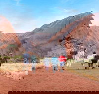 Explore Uluru 7 Hours Guide Tour at Sunrise with Light Breakfast - Accommodation Nelson Bay