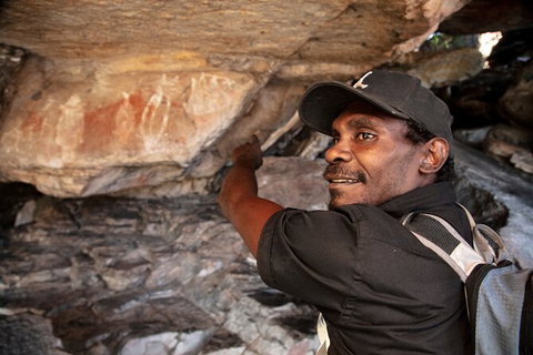 Arnhem Land Injalak Hill Full-Day Tour From Darwin - Accommodation Nelson Bay 2